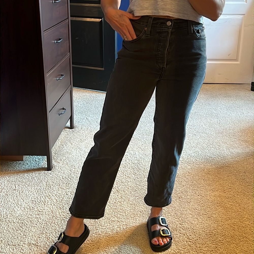 Levi's Ribcage Straight ankle "Well worn" black jeans size 26